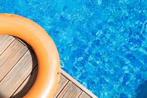 Pool ring and swimming pool